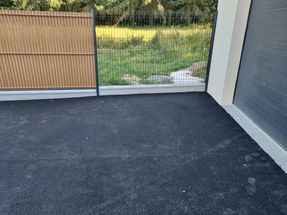 Goudronnage à Bains-sur-Oust